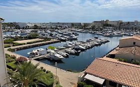 Résidence port venus -au village naturiste -avec une vue sur le port et la mer